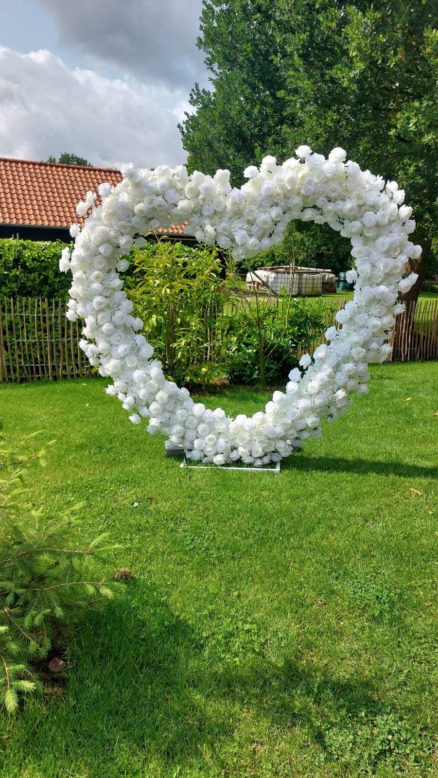 Groot hart van kunstbloemen (250x250cm) - deelbaar, Hobby en Vrije tijd, Ophalen