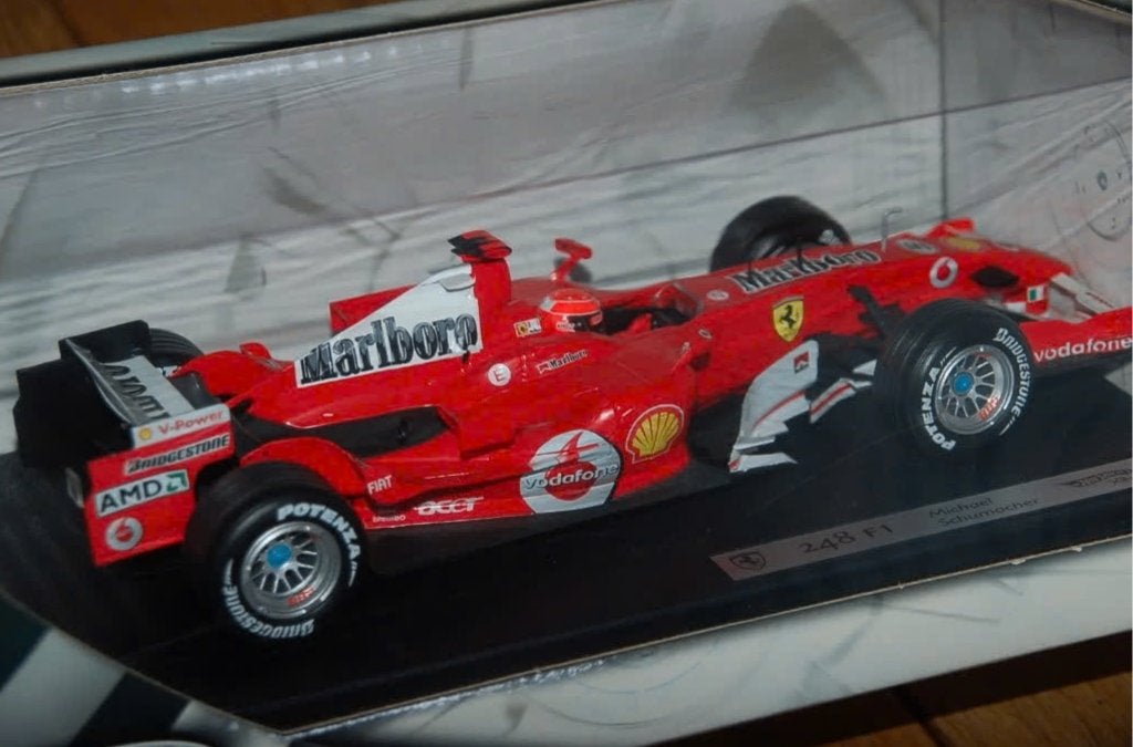 1:18 F1 ERRARI 248 SCHUMACHER MARLBORO Hotwheels WRH, Verzenden, Zo goed als nieuw, Auto, Hot Wheels