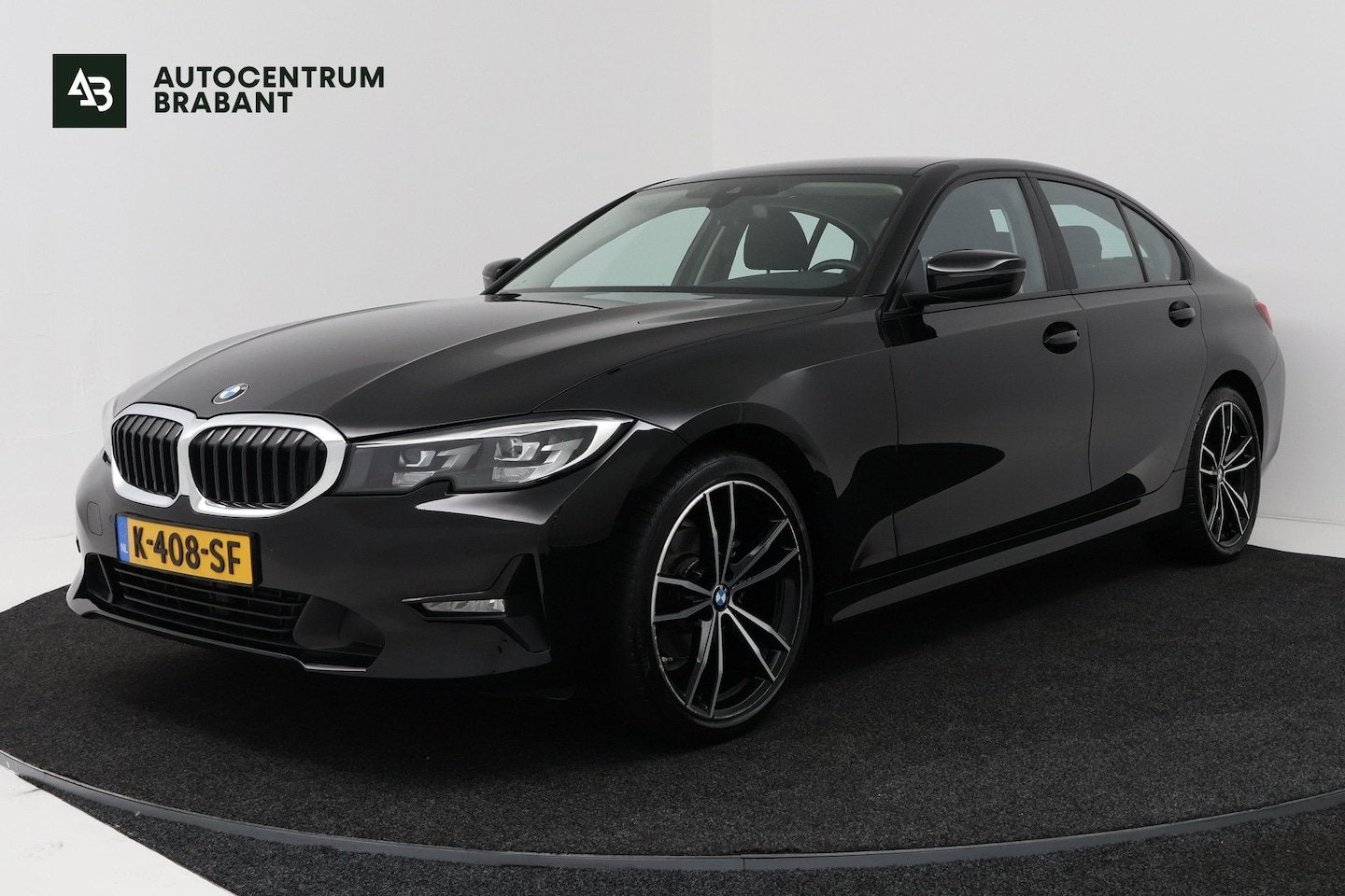 BMW 3 Serie 318i Executive Edition (NAVIGATIE, CARPLAY, LED, Automaat, 1998 cc, Achterwielaandrijving, Gebruikt