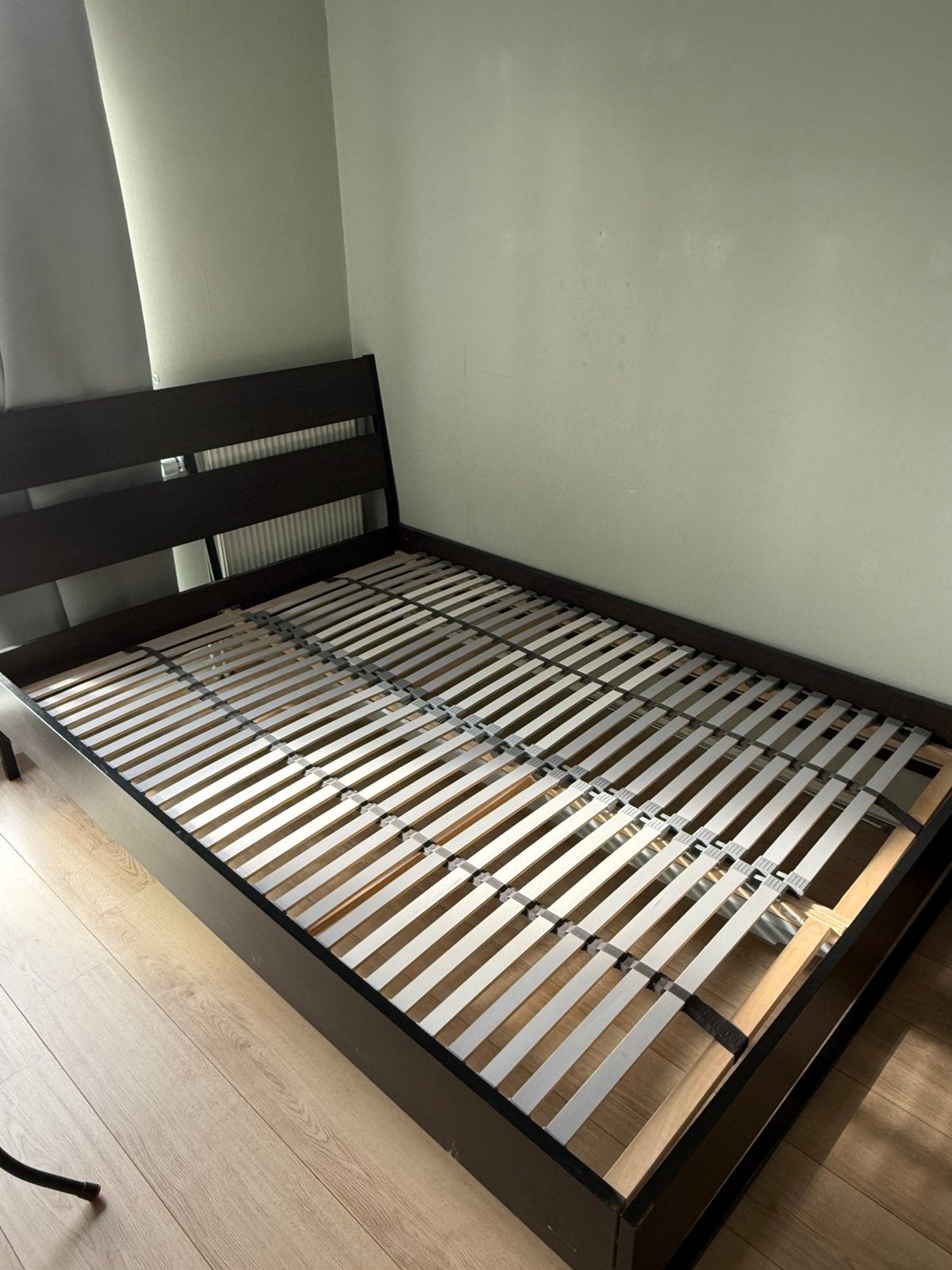Bed frame ikea (140*200) without mattress, Huis en Inrichting, Ophalen, Wit, Tweepersoons, 140 cm
