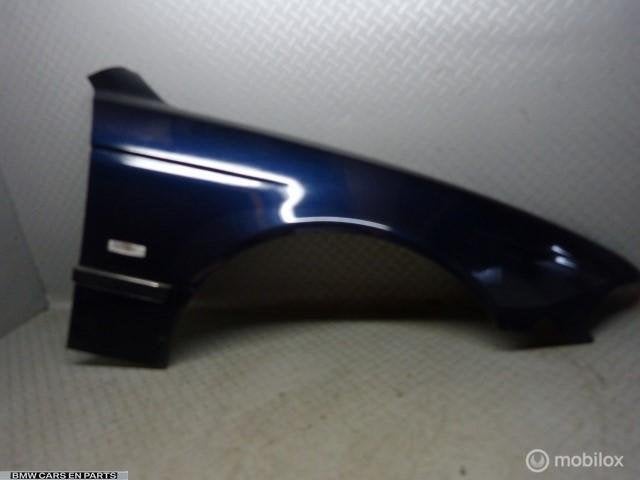 Rechter spatbord BMW 5-serie E39 blauw orient blauw 317, Auto-onderdelen, Gebruikt, Ophalen of Verzenden, BMW