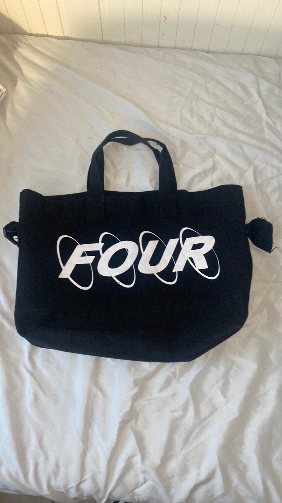 Mooie zwarte tas met 'FOUR' opdruk, Ophalen of Verzenden, Gedragen