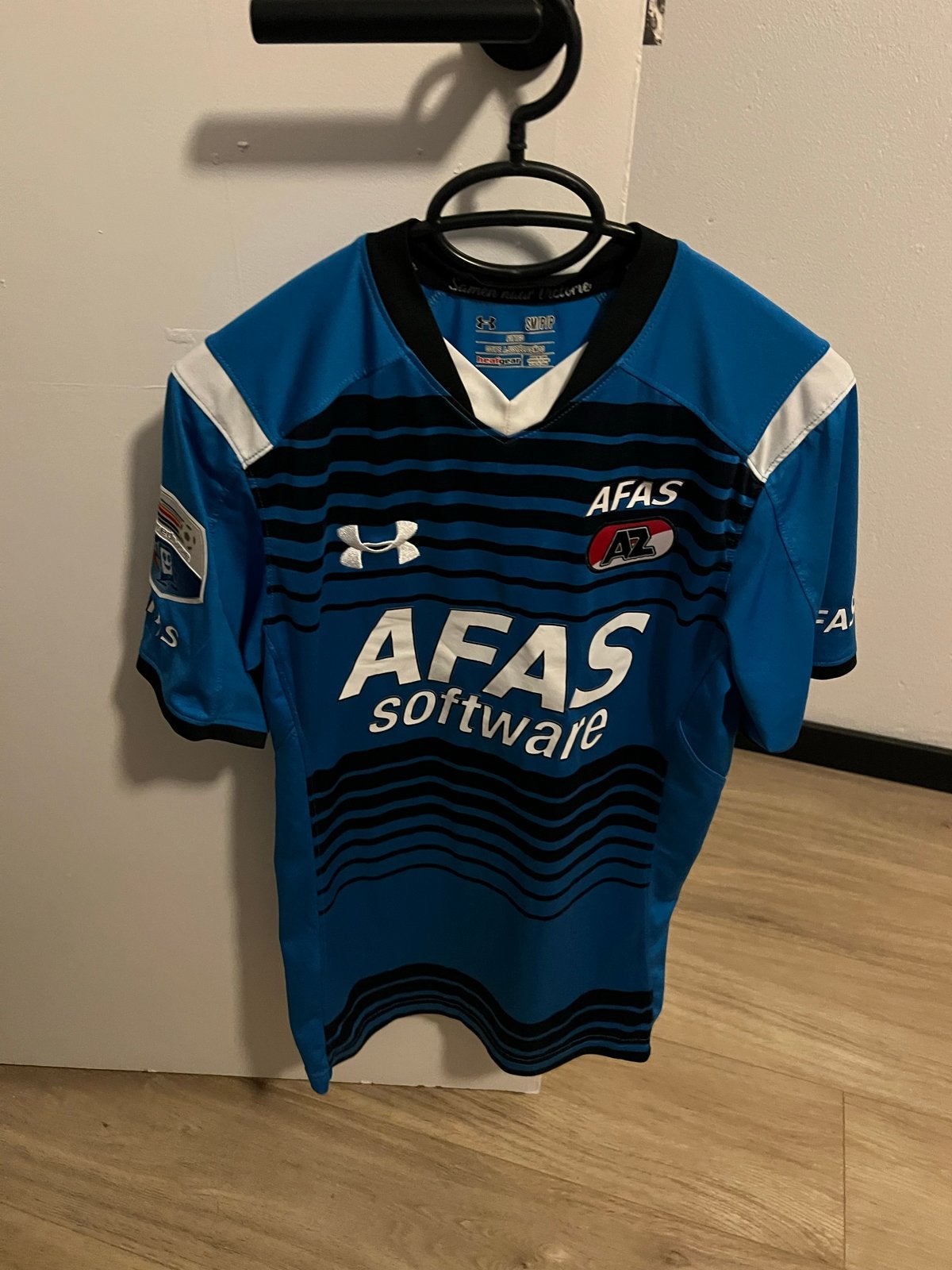 AZ Wedstrijdshirt Dos Santos Maat M/S - Gebruikssporen, Ophalen of Verzenden, Voetbal, Gedragen, Maat 48/50 (M)