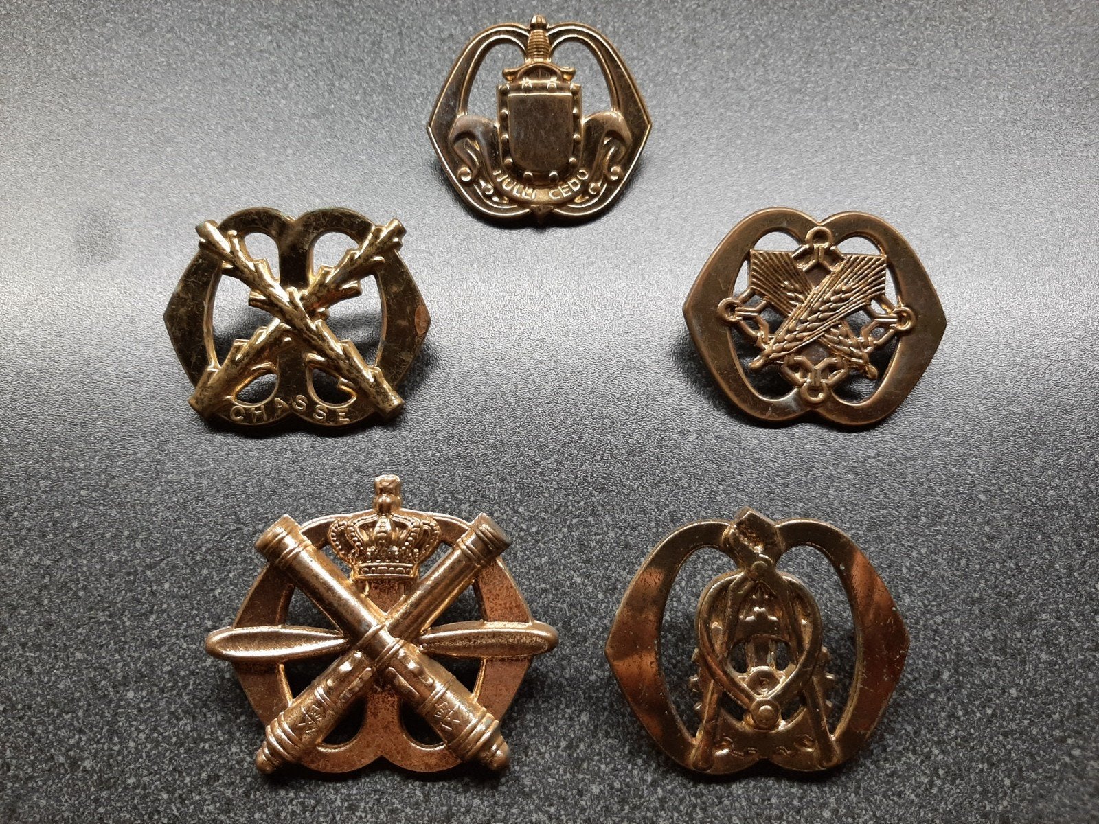 Baretemblemen   divers   KL  / NEDERLAND, Ophalen of Verzenden, Landmacht, Nederland, Embleem of Badge