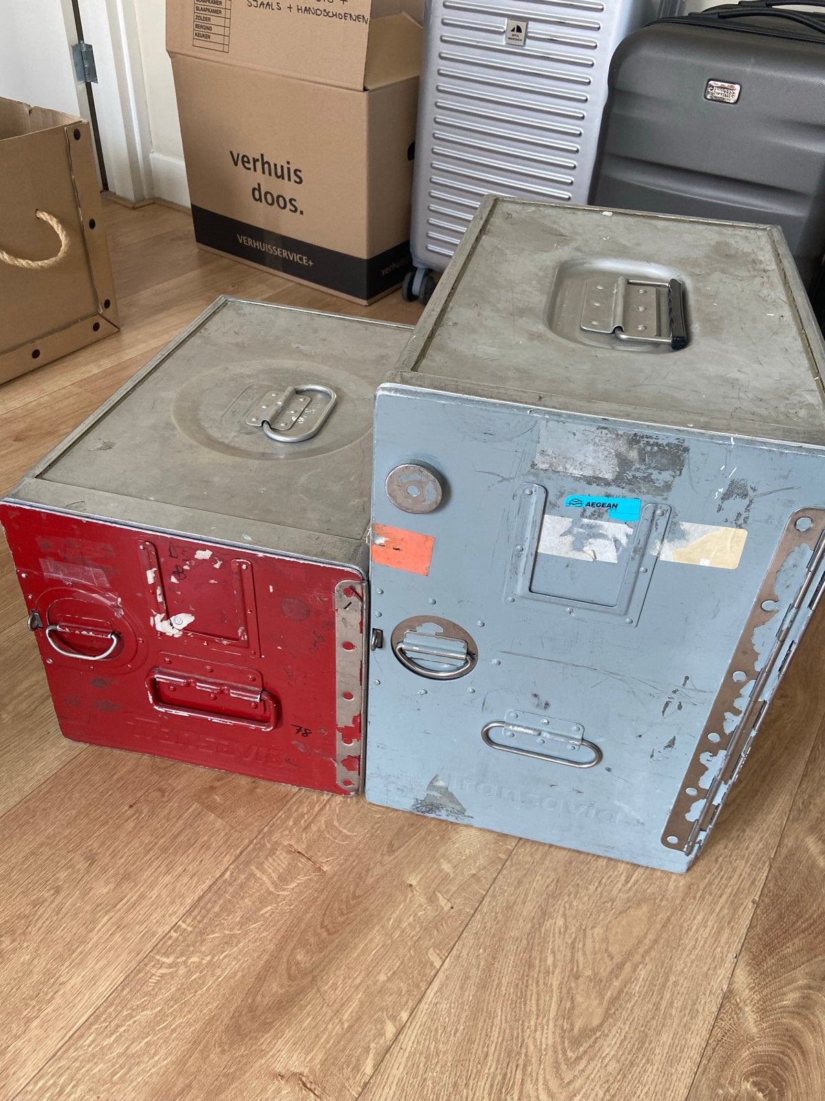 Transavia Flight Cases, Ophalen, Gebruikt
