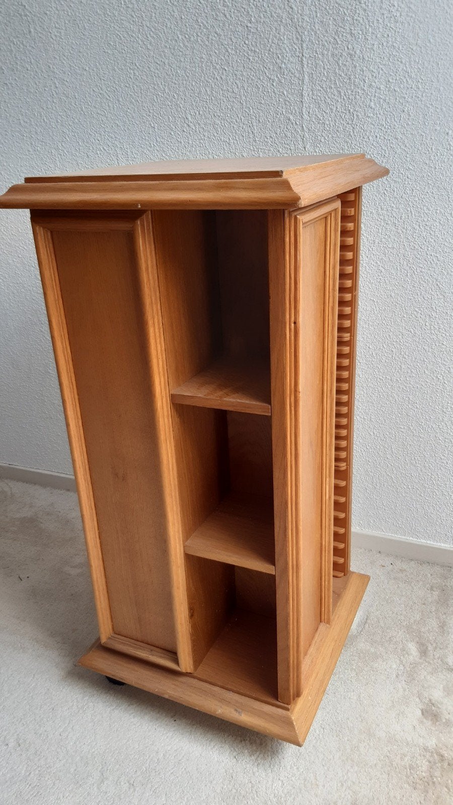 Houten CD/DVD-rek draaibaar, Ophalen, Gebruikt, 75 tot 150 discs, Hout