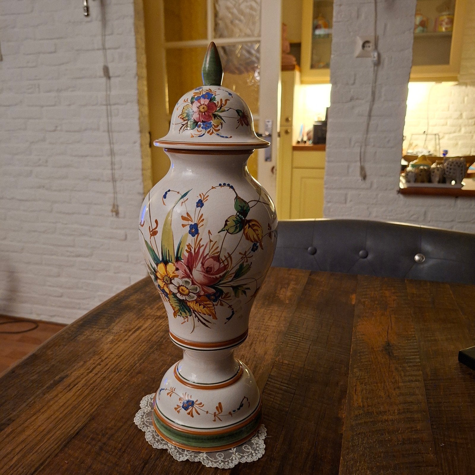 Pot met Deksel met Bloemen erop Bassano gemerkt 40 cm groot, Antiek en Kunst, Ophalen of Verzenden