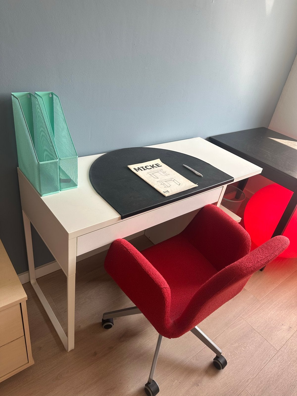 IKEA Micke bureau met opberglade en open kastjes, Ophalen, Gebruikt, Met lades, Spaanplaat of MDF