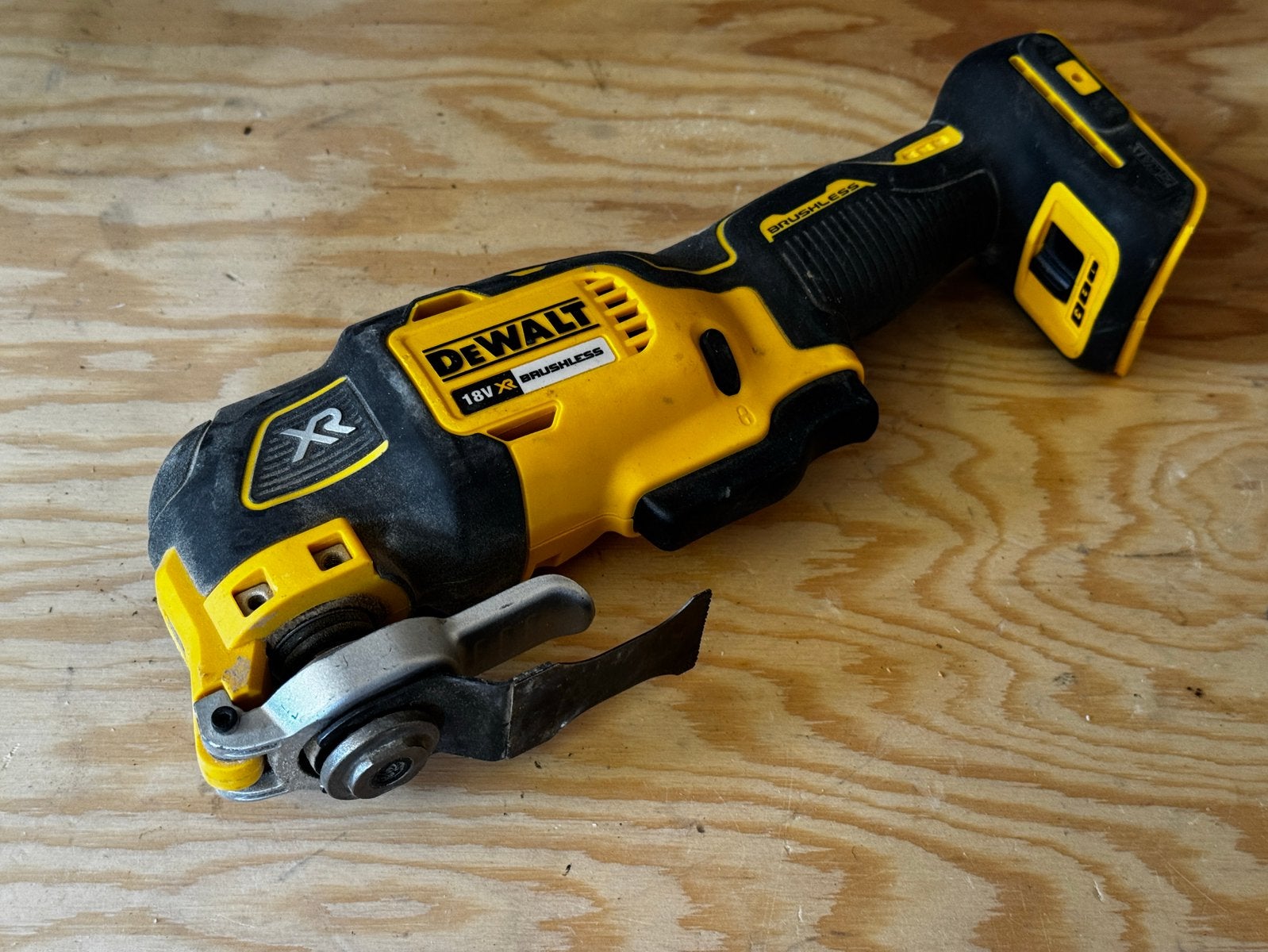 DeWalt DCS356 18v multitool, Ophalen of Verzenden, Zo goed als nieuw, Minder dan 600 watt, 70 mm of meer
