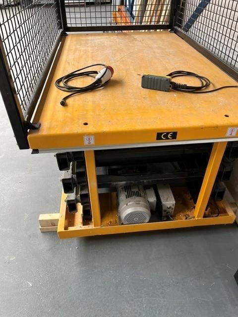 goederen lift, Ophalen