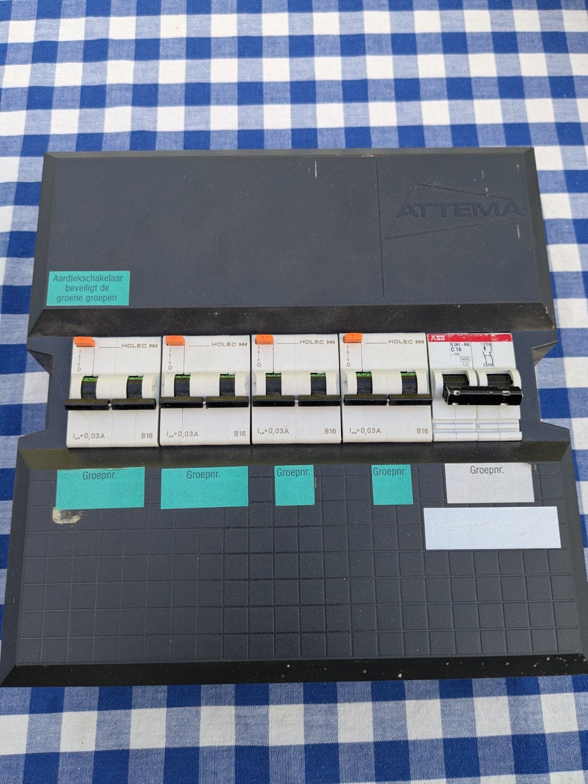 Attema Groepenkast 5 groepen, 4x aardlekautomaat B16, Ophalen of Verzenden, Gebruikt, Attema, Groepenkast