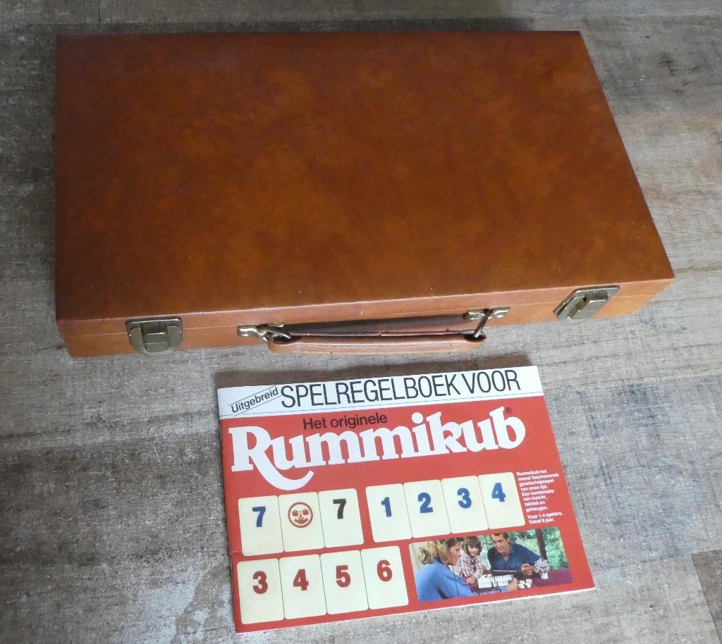 Vintage Rummikub (Rummy) in koffer., Hobby en Vrije tijd, Gezelschapsspellen | Bordspellen, Een of twee spelers, Ophalen of Verzenden