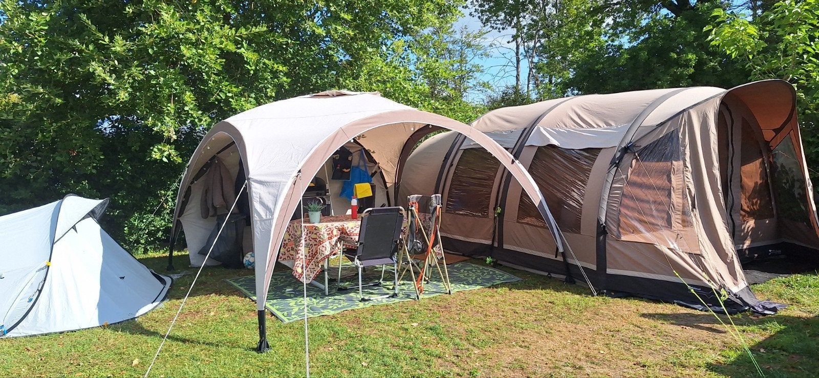 Outwell Harrier L air tent - reparatie nodig, Caravans en Kamperen, Ophalen, Gebruikt, Tot en met 5