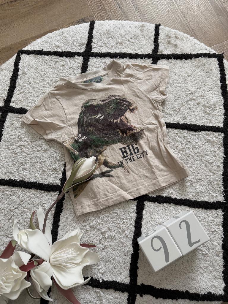 Heel goed beige groen dino shirt Unlocked 92 t-shirt top, Jongen of Meisje, Ophalen of Verzenden, Zo goed als nieuw, Shirt of Longsleeve