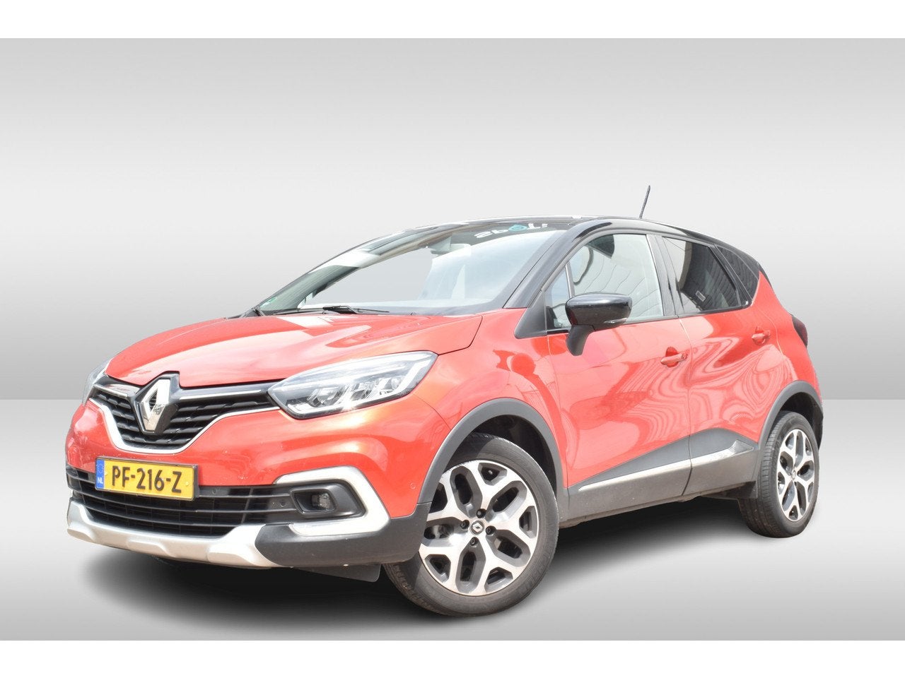 Renault Captur 1.2 TCe 120 pk Intens Automaat | Navigatie |, Gebruikt, 4 cilinders, 635 kg, Automatische klimaatregeling