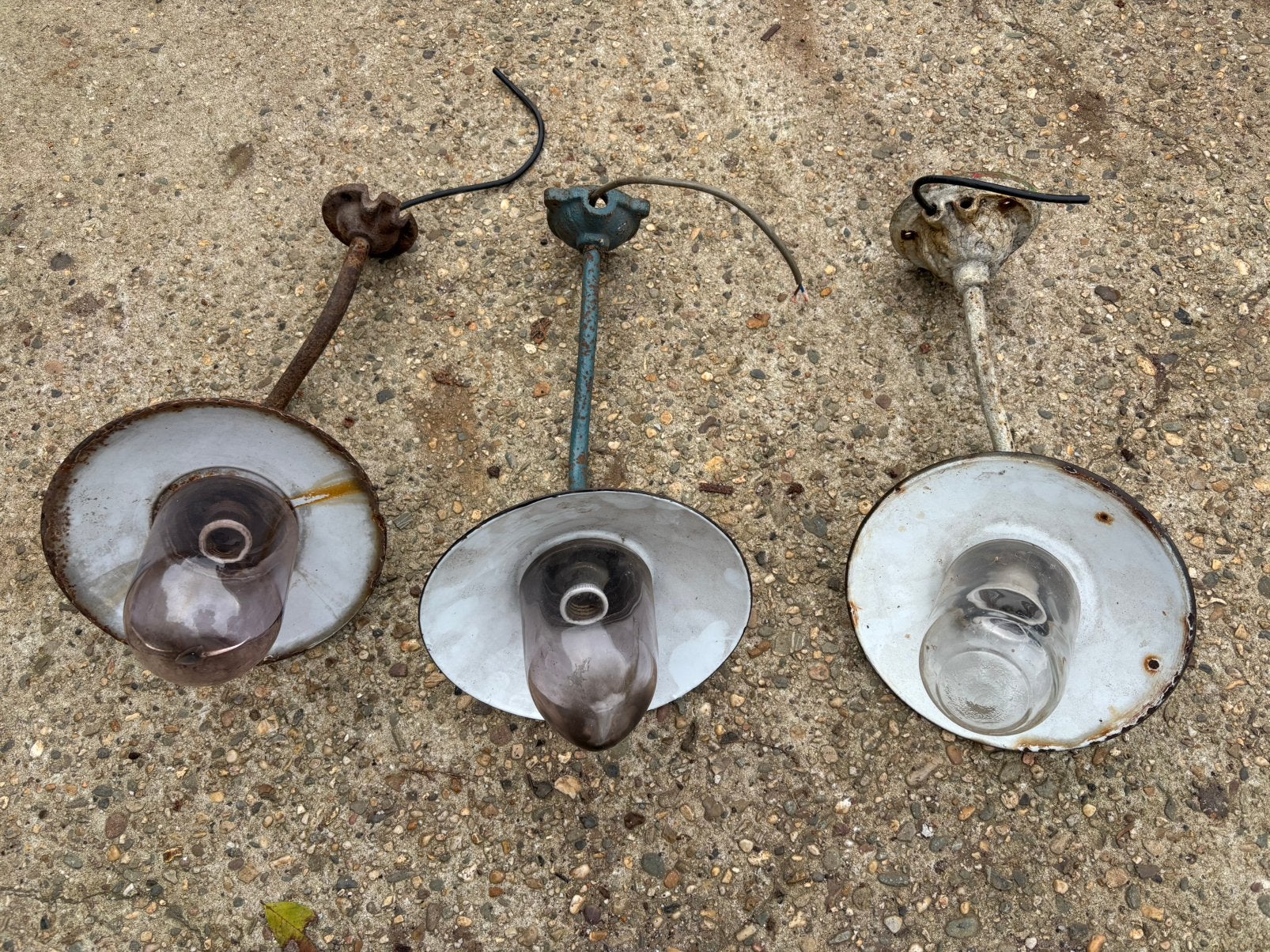 Oude buitenlampen 3 stuks slallampen genoemd E27 fitting