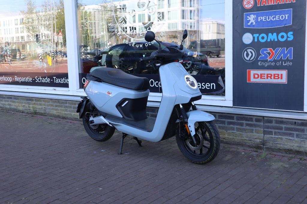 Niu MQi GT Nardo Grijs 2025 (2* accu) Extended range, Fietsen en Brommers, Scooters | Overige merken, Niu, Maximaal 45 km/u, Elektrisch