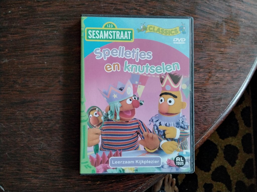 Sesamstraat spelletjes en knutselen, origineel, Alle leeftijden, Ophalen of Verzenden, Zo goed als nieuw, Educatief