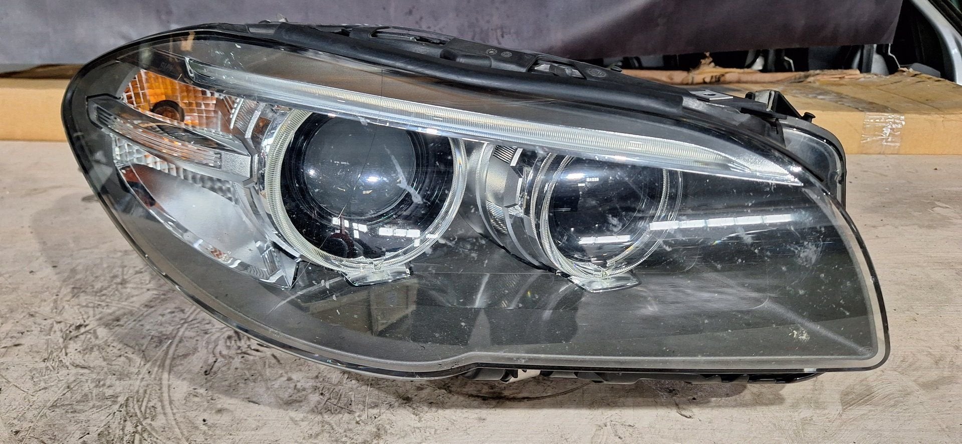Originele BMW 5-Serie F10 F11 LCI Facelift Bi-Xenon Koplamp, Gebruikt, -, -, Ophalen of Verzenden