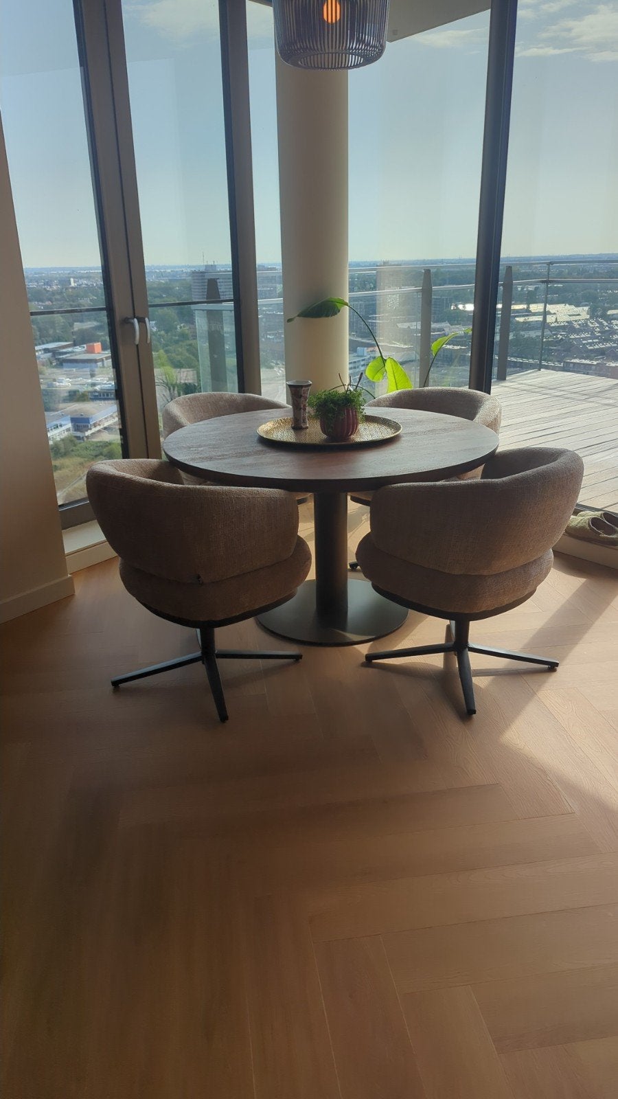 Richmond Interiors Ronde Eettafel - Mangohout & Iron, Ophalen, Rond, Nieuw, Vier personen