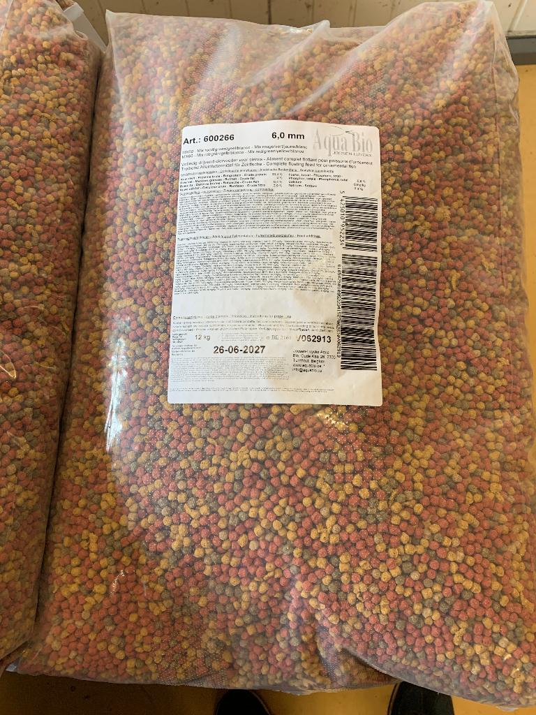 Koi Steur voer 6mm Goedkoopste van Nederland koivoer steur, Steur