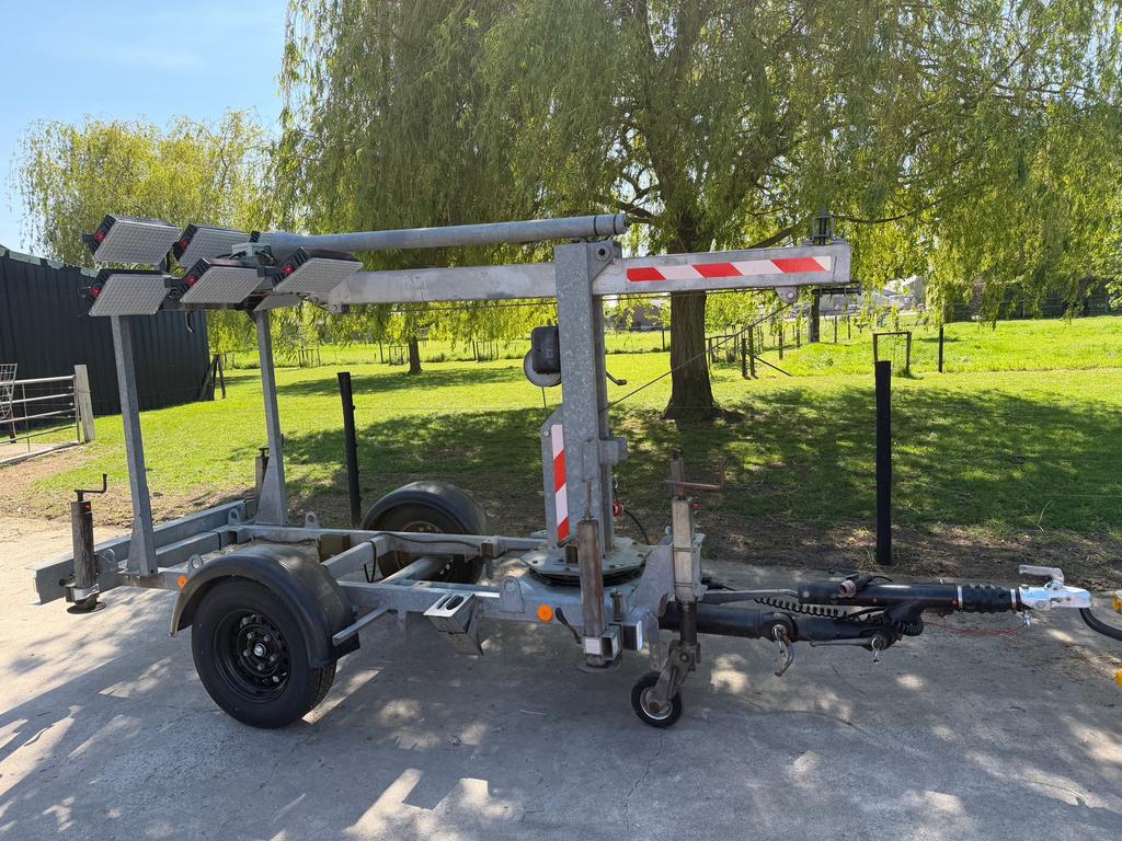 Atlas Copco lichtmast wagen, Zakelijke goederen, Agrarisch | Werktuigen, Ophalen