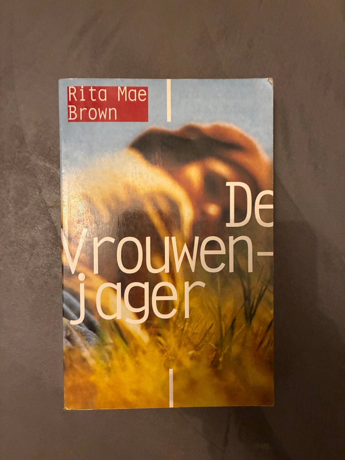 De Vrouwenjager - Rita Mae Brown (Gelezen), Ophalen of Verzenden, Gelezen