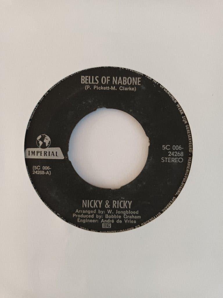 Nicky & Ricky - Bells Of Nabone  (Imperial 5C 006 24268), Originele persing, 7 inch, Ophalen of Verzenden, Zo goed als nieuw