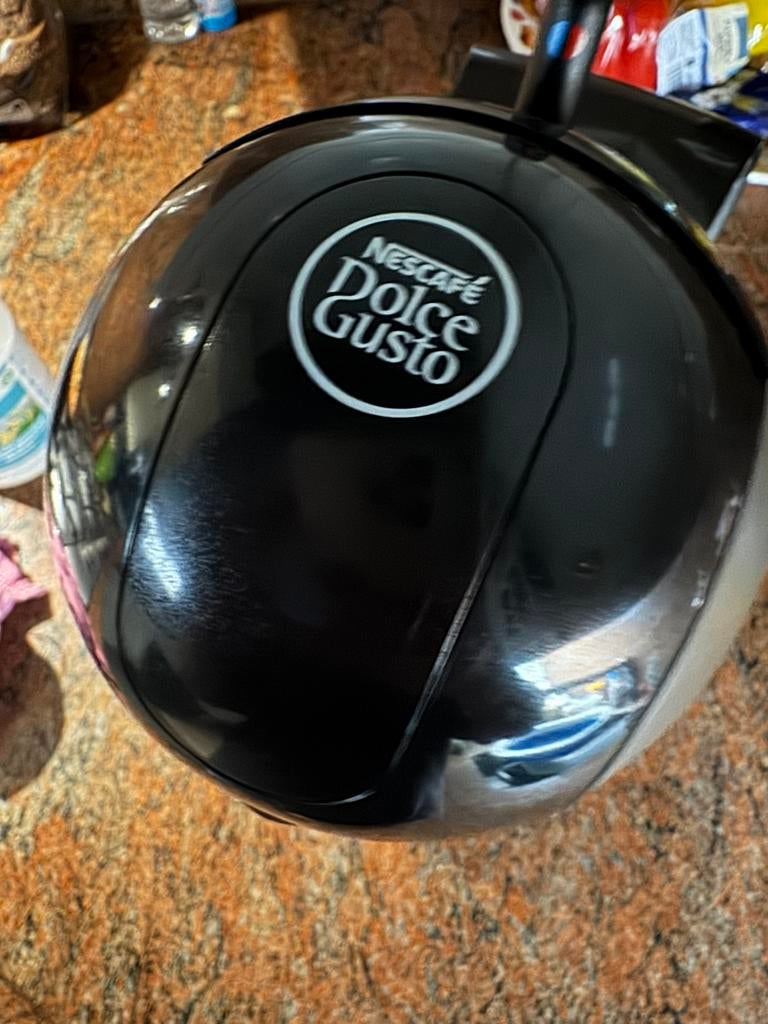 Dolce gusto, Ophalen of Verzenden, Gebruikt, Koffiemachine, Koffiepads en cups