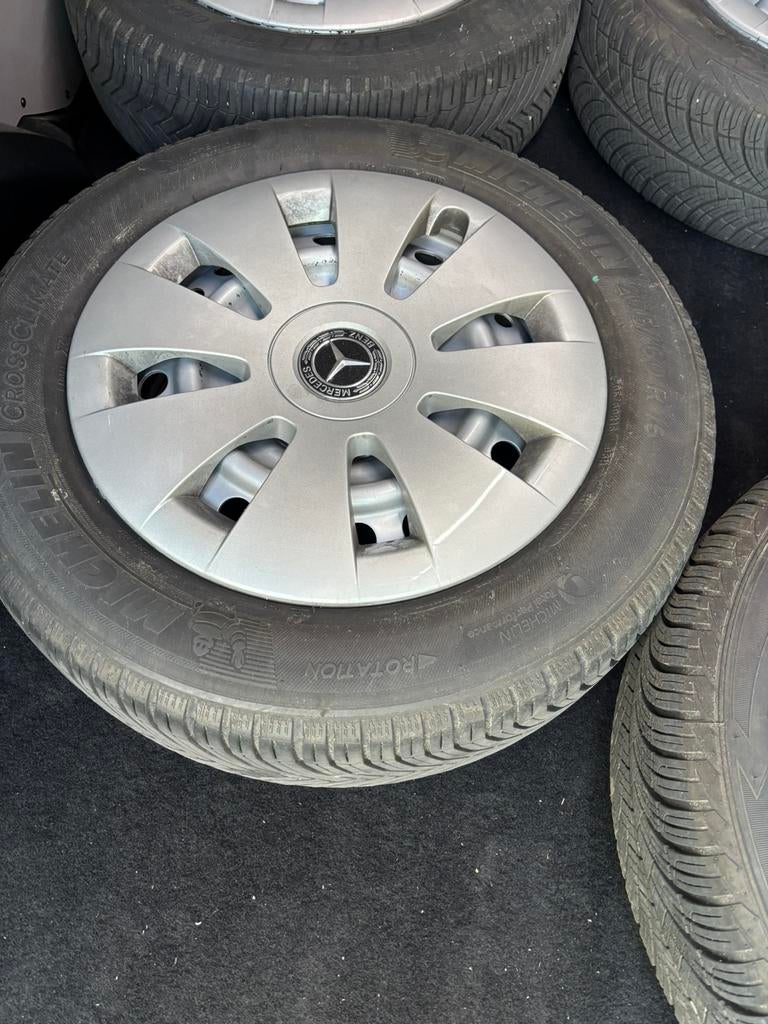 Mercedes Citan stalen velgen met wieldoppen, Ophalen, 16 inch, Banden en Velgen, 205 mm