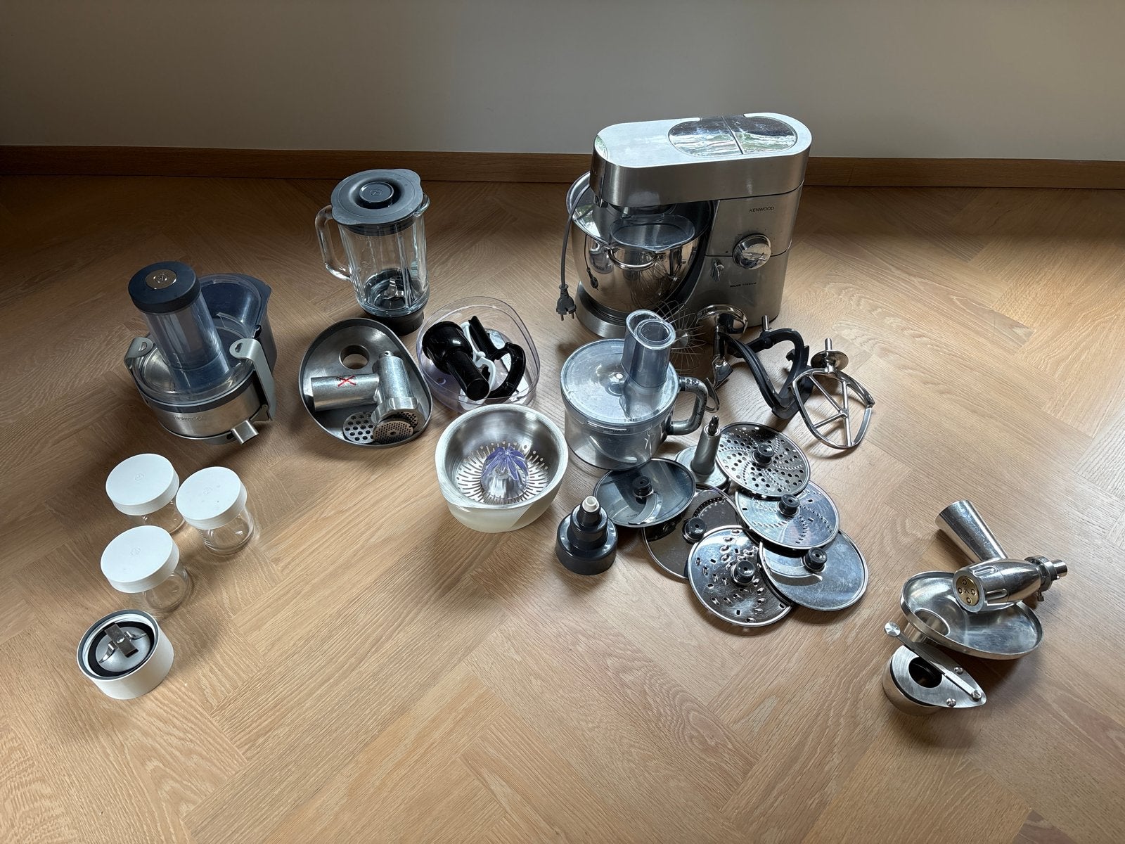 Kenwood Major Titanium Compleet met Diverse Accessoires, 4 liter of meer, Ophalen, Gebruikt, 3 snelheden of meer