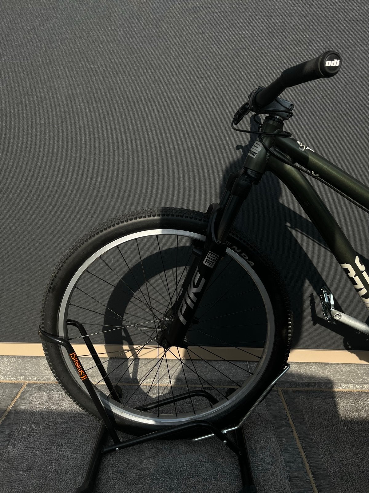 NS Bikes Metropolis 1 Dirt Jump Bike, 24 inch of meer, Staal, Ophalen of Verzenden, Zo goed als nieuw