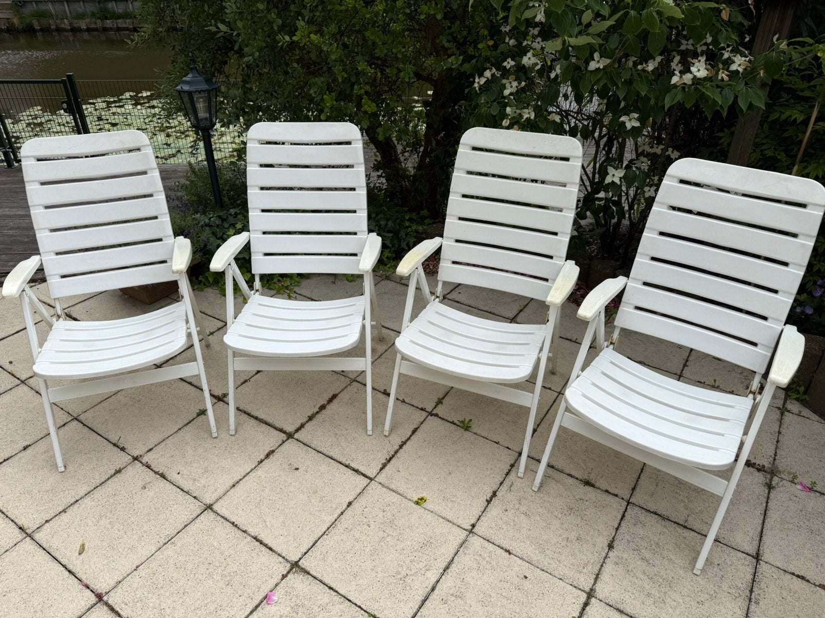4 verstelbare tuinstoelen met kussens en voetenbankje, Ophalen, Gebruikt, Kunststof, Inklapbaar