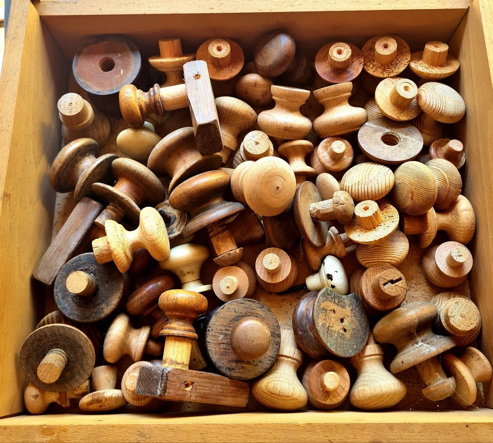 Diverse houten deurknoppen voor antieke restauratie, Ophalen of Verzenden