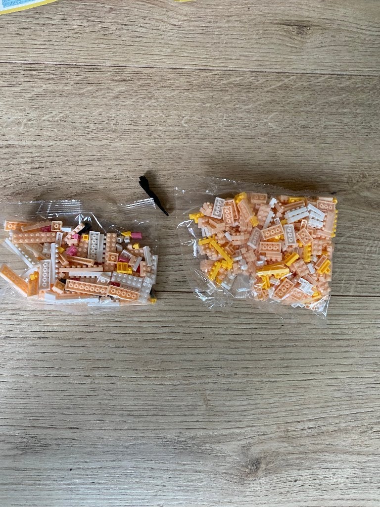 Mini bouwstenen  Hondje zittend, Ophalen of Verzenden, Zo goed als nieuw