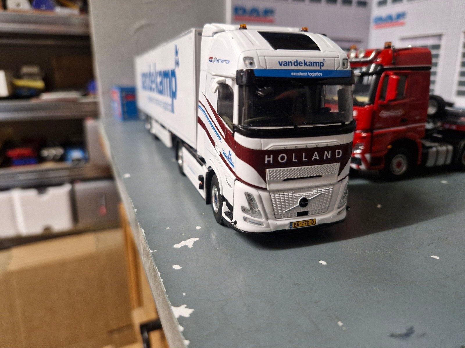 volvo nieuw model met kastentrailer wsi, Hobby en Vrije tijd, Modelauto's | 1:50, Ophalen of Verzenden, Nieuw, Bus of Vrachtwagen