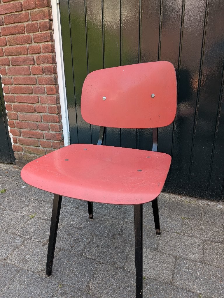 Twee Ahrend revolt stoelen, Ophalen, Gebruikt, Twee, Ahrend Revolt