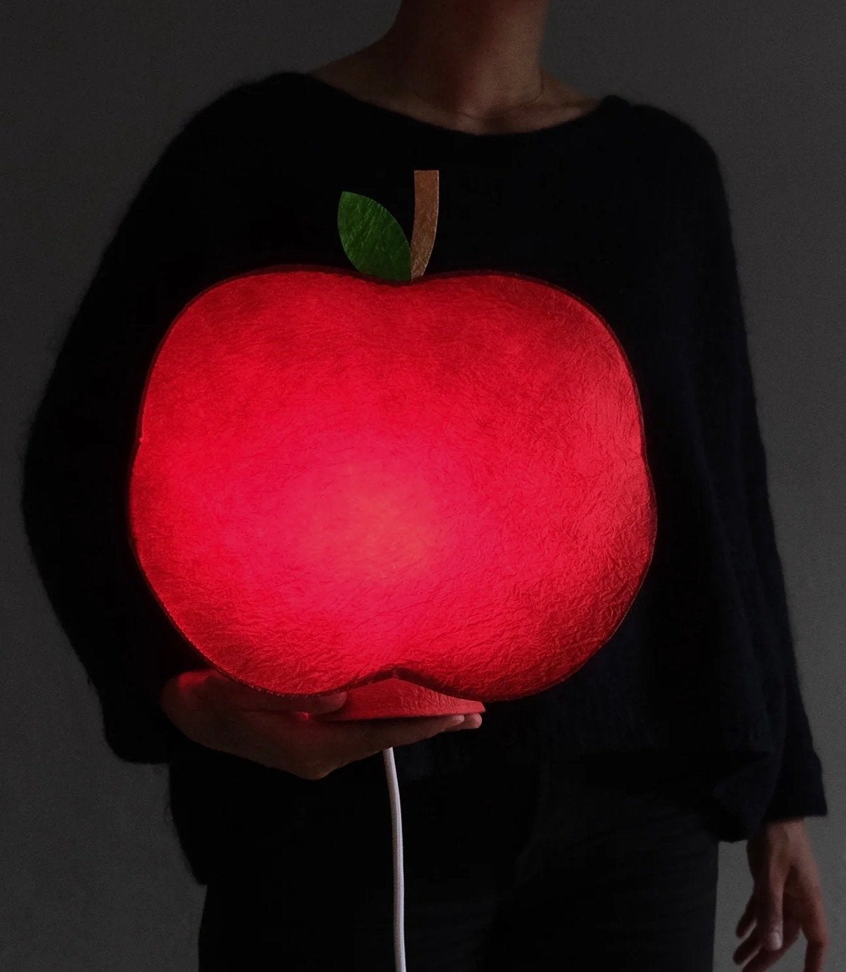 Japanese Momigami paper ‘Pomme’ lamp by Camille Vouteau, Overige merken, Nieuw, Rood, Handgemaakt