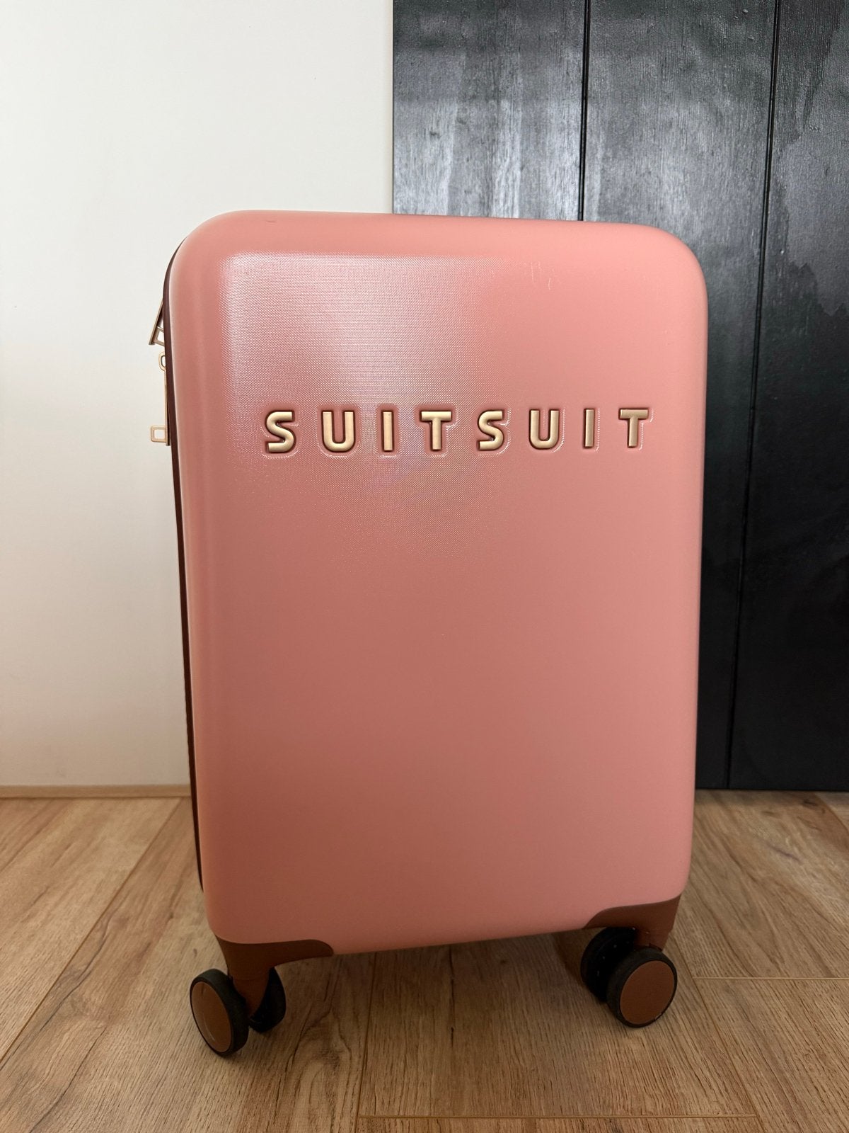 SUITSUIT Koffer Roze 55x35x20cm Handbagage, Sieraden, Tassen en Uiterlijk, Koffers, Ophalen, Gebruikt, 50 tot 60 cm, Hard kunststof