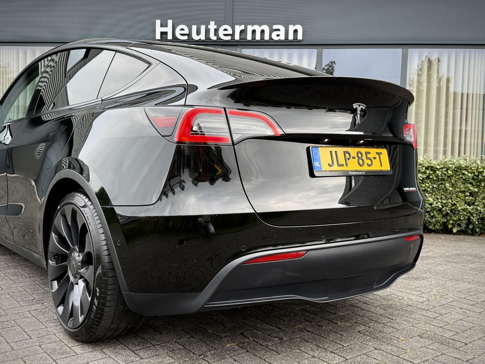 Foto 11 van Tesla Model Y Performance AWD/Pano/Autopilot