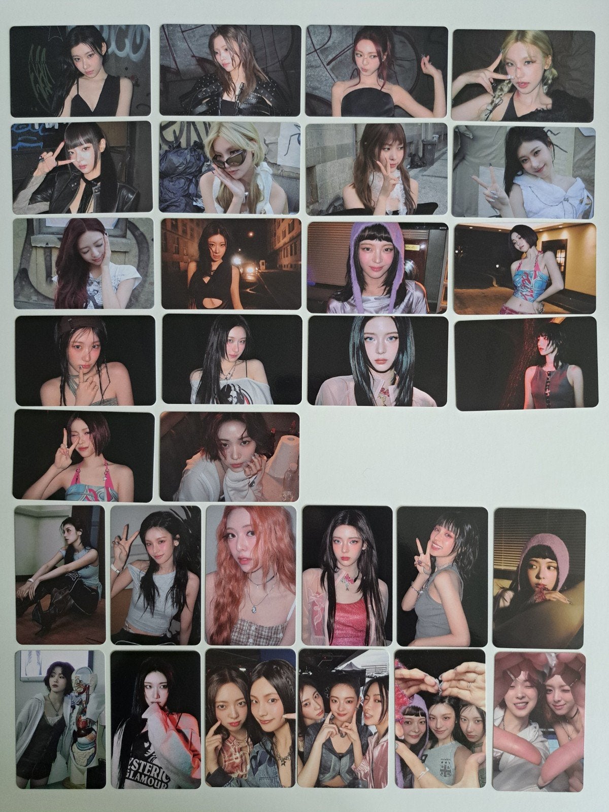 Itzy photocards, Ophalen of Verzenden, Zo goed als nieuw, Foto of Kaart
