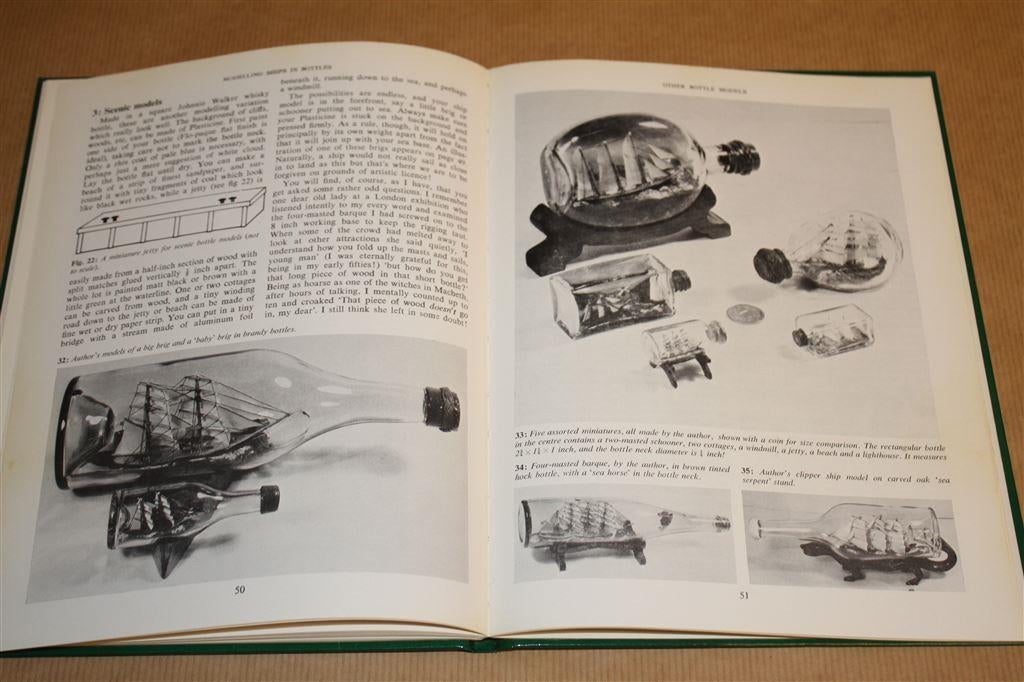 Modelling ships in bottles. Schepen in flessen., Ophalen of Verzenden, Gelezen