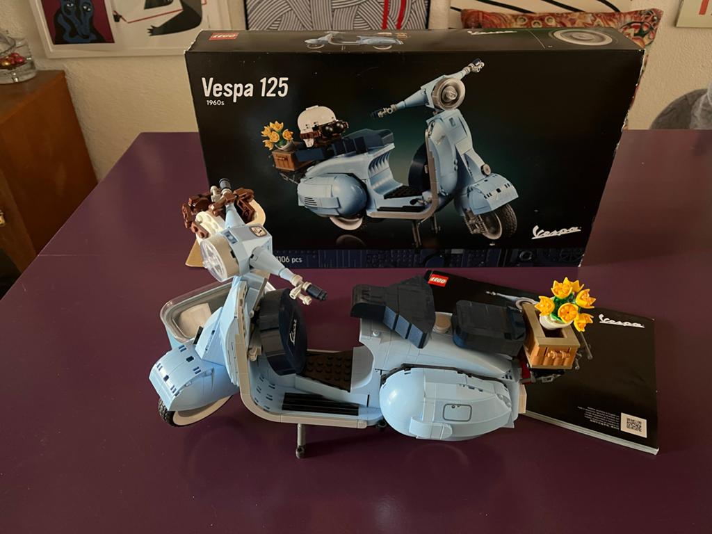 LEGO Vespa 125 (1960s) - Zo goed als nieuw, Fietsen en Brommers, Ophalen of Verzenden, Zo goed als nieuw