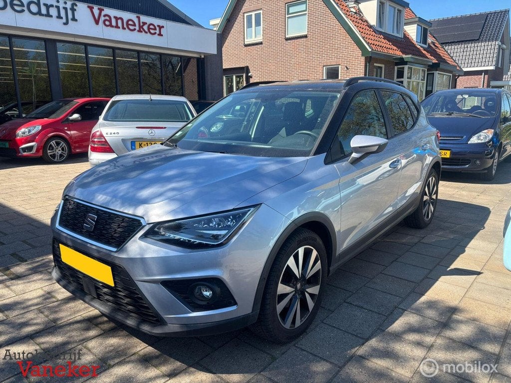Seat Arona 1.0 TSI Style Business Intense Plus|Camera|Carpla, Voorwielaandrijving, Gebruikt, 1064 kg, Bedrijf