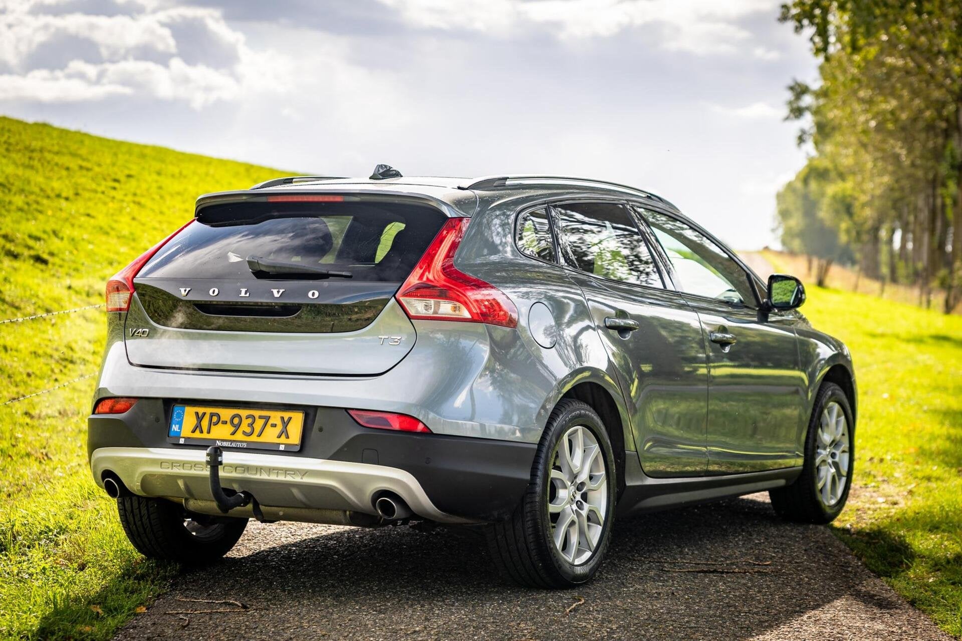 Volvo V40 Cross Country 1.5 T3 Polar+ Luxury|Dealeronderhoud, Dealer onderhouden, Euro 6, 4 cilinders, 152 pk