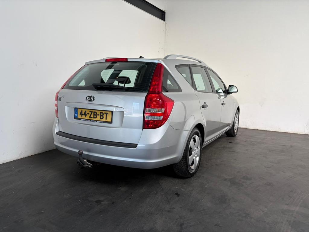 Kia cee'd Sporty Wagon 1.4 X-tra. Trekhaak! (bj 2008), Voorwielaandrijving, Gebruikt, 4 cilinders, 1396 cc