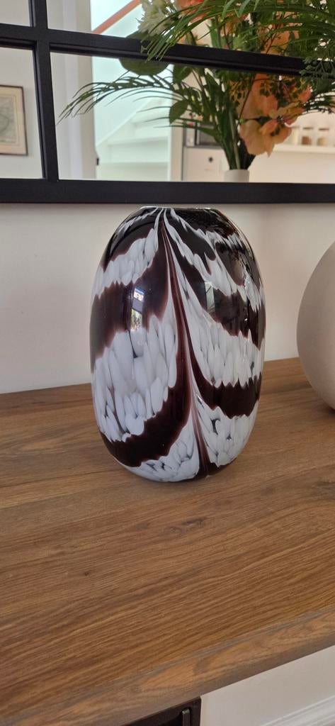 Vaas Loods 27 cm hoog, Huis en Inrichting, Woonaccessoires | Vazen, 50 tot 75 cm, Zwart, Ophalen of Verzenden, Glas