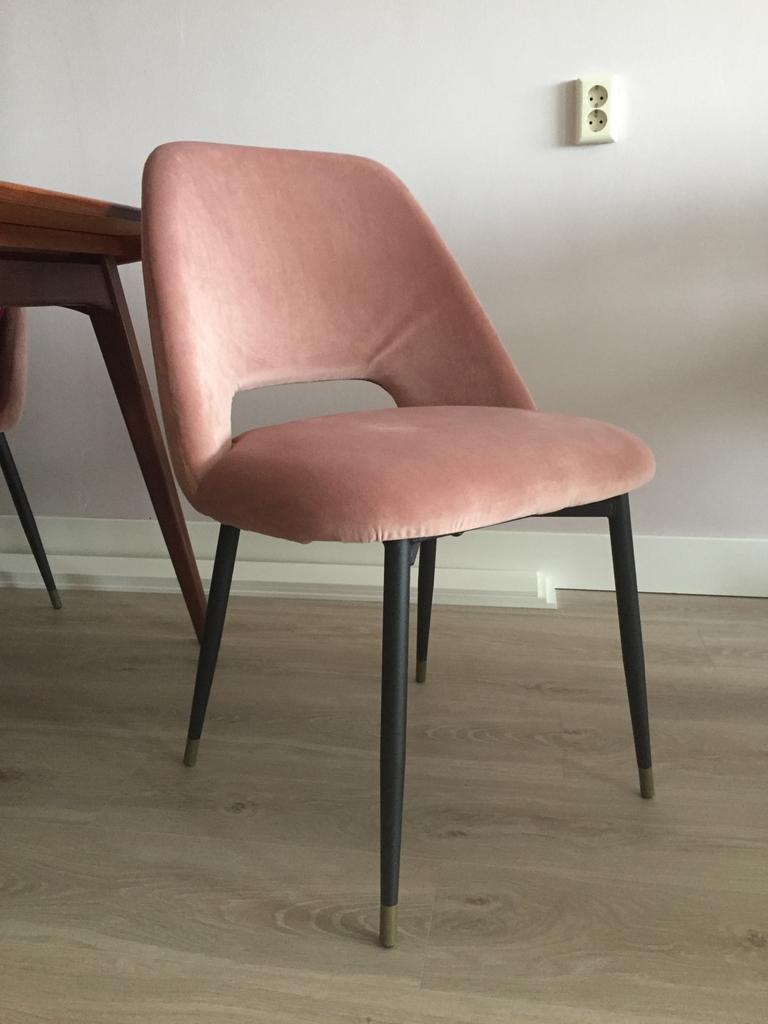Eetkamer stoel oud roze poeder roze 4x, Huis en Inrichting, Stoelen, Ophalen, Zo goed als nieuw, Overige kleuren, Stof