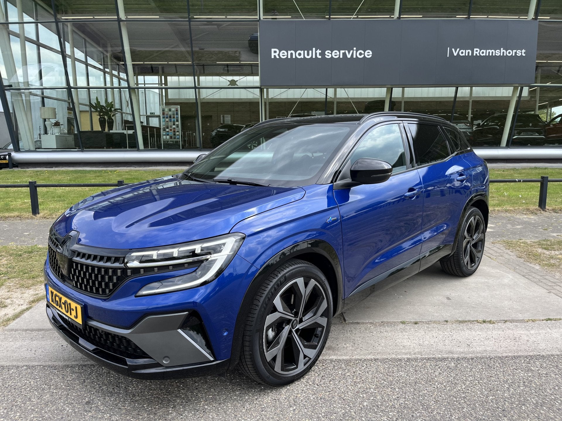 Renault Austral 1.2 E-Tech full hybrid 200PK techno esprit A, 12 maanden, Gebruikt, 1199 cc, Blauw