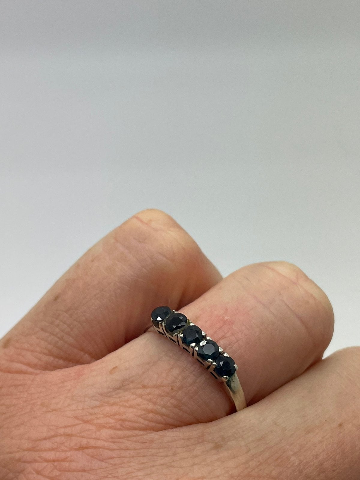 G217 Prachtige zilveren ring blauwe saffier maat 18,5, Ophalen of Verzenden, Zilver, Ring, Met edelsteen